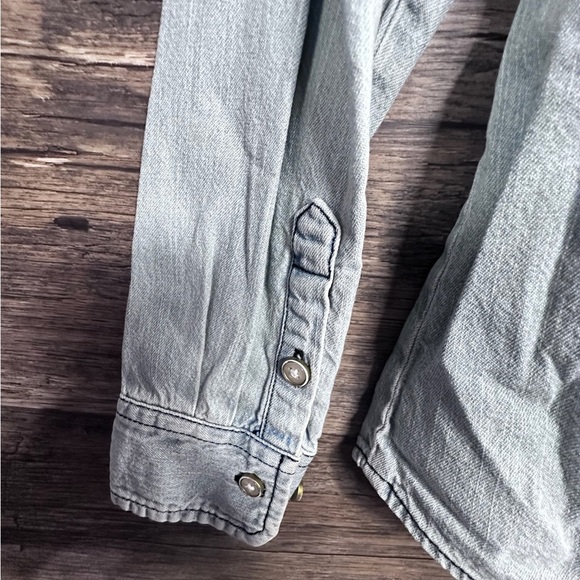 Bit & Bridle Light Blue Denim Button Down Shirt - Picture 7 of 8